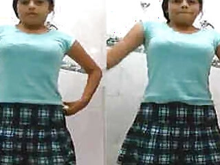 Lengthy haired Desi ultra-cutie is Gonzo