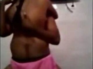 Mallu aunty?s saree liquidating MMS
