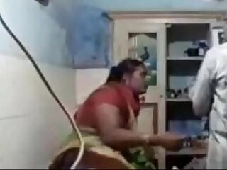 Uber-sexy Gujarati Aunty Fingerblasted