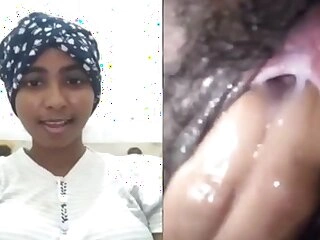 Ethnic Srilankan babe pleasuring her