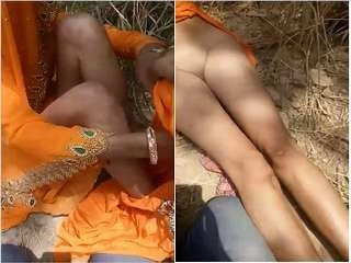 Timid Bhabhi unsheathes her pussy to her