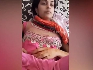 Desi secretary's sex tape with chief