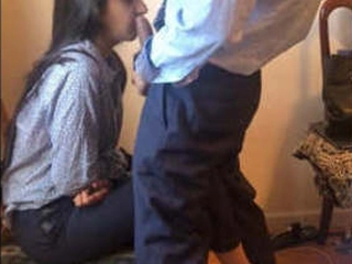 Indian gal from NRI family enjoys