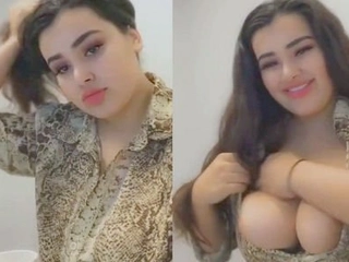 Uber-cute desi gal with immense