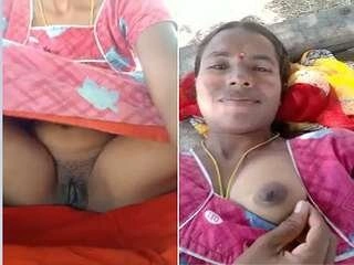 Student flaunts her big boobs and poon
