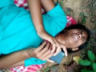 Desi duo indulges in outdoor sex in the