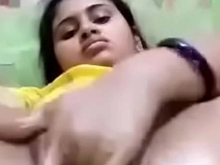 Desi stunner Pooja wanks in HD